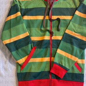 Larvjacka | Handgjord design | Gröna ränder | Nyckfull tweed | Nyckfull | Hungrig larv bild 6