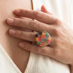 Anel Inspirado em Paul Klee, Anel Geométrico Colorido de Resina, Joia de Arte Abstrata, Anel Ajustável