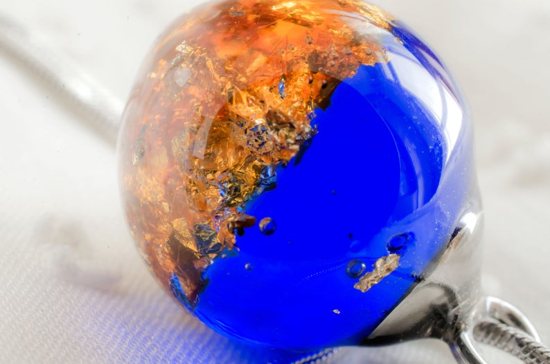 Pendant resin small sphere royal blue golden layer Cleopatra jewelry