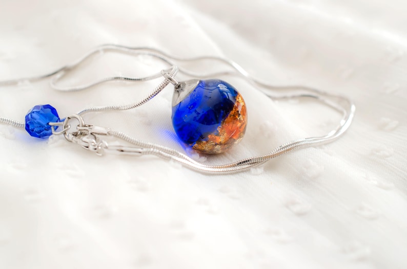 Pendant resin small sphere royal blue golden layer Cleopatra jewelry