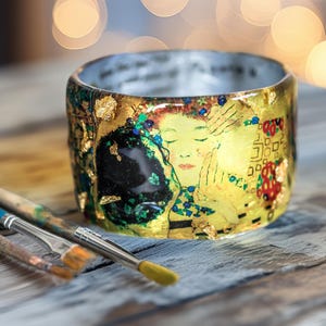 The Kiss Bracelet - Resin Bangle Inspired by Gustav Klimt - Art Lover Gift - Wide Statement Jewelry - Handmade Famous Art Bracelet