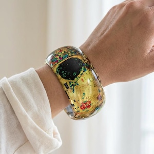 Bracciale in resina "Il bacio" di Gustav Klimt, gioielli artistici in foglia d'oro