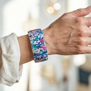 Bracciale in resina ispirato a Pollock arte astratta moderna colorato largo regalo fatto a mano per lei gioiello statement artistico