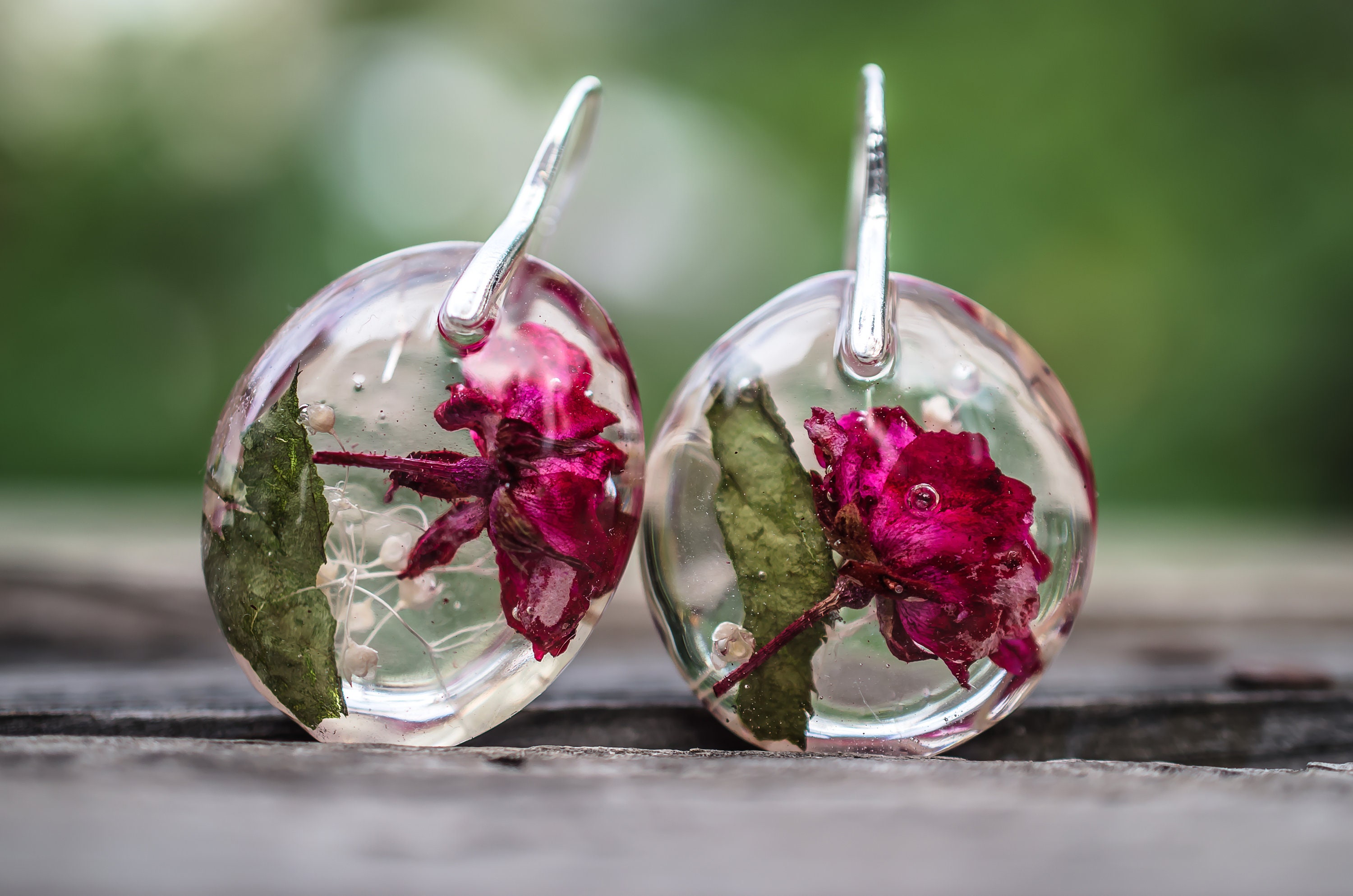 Flower resin earrings sale