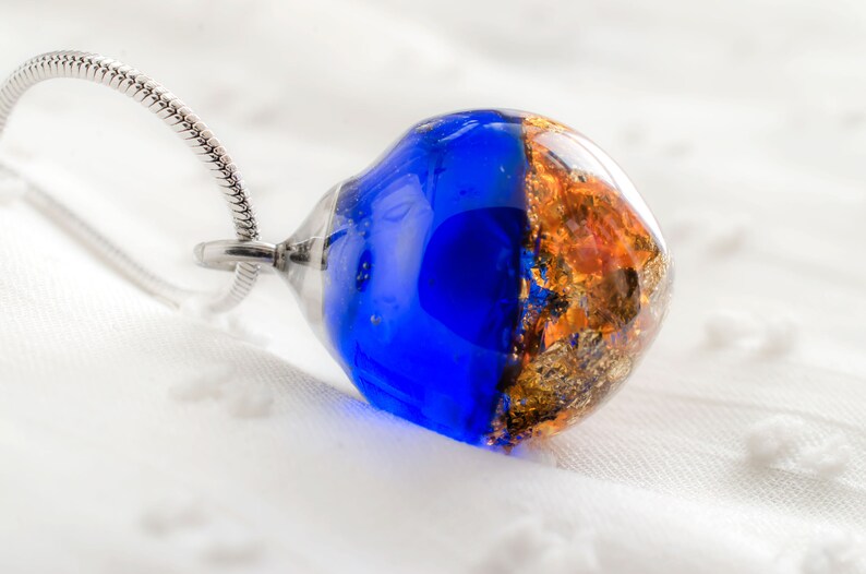 Pendant resin small sphere royal blue golden layer Cleopatra jewelry