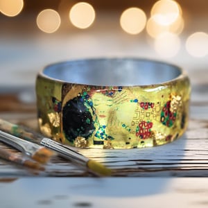Gustav Klimt Resin Bangle – The Kiss Bracelet, Gold Flakes Jewelry, Art Nouveau Bracelet, Handmade Resin Jewelry