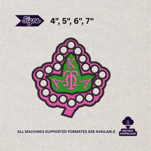 Puede incluir: Un diseño de hoja bordada en rosa y verde con letras griegas. El diseño está rodeado de círculos blancos. El texto de la imagen indica tamaños de 10 cm, 13 cm, 15 cm y 18 cm.