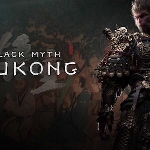 Może przedstawiać: Obraz przedstawia tekst "BLACK MYTH WUKONG" na ciemnym tle. Szczegółowa postać w bogatej zbroi stoi na pierwszym planie. Postać ma małpią twarz i jest osadzona na tle malowidła ściennego.