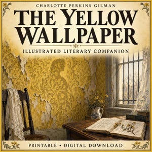 Könnte beinhalten: The Yellow Wallpaper Illustrated Literary Companion von Charlotte Perkins Gilman. Ein Raum mit abblätternder gelber Blumentapete, einem Holzstuhl mit Spitzenstoff, einem Schreibtisch mit offenem Buch und einem Fenster mit Eisengittern.
