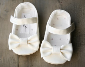 infant white dress shoes