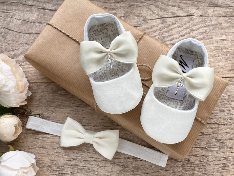 Ivory baptism shoes, cross shoes, white christening shoes, white baby shoes, blessing outfit, girl slippers, infant bow shoes, taufschuhe image 4