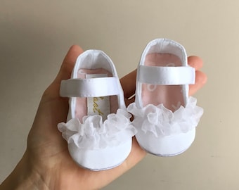 White christening shoes and headband, baby girl shoes, flower girl shoes, mary jane, baptism shoes, baby booties, flower headband, slippers