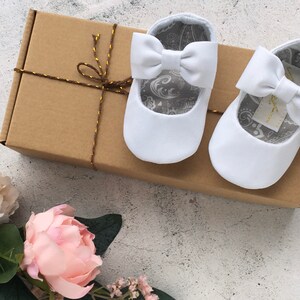 WHITE bow shoes, baby baptism shoes, IVORY baby christening shoes, baby ballet slippers, baby girl shoes, wedding outfit, taufschuhe