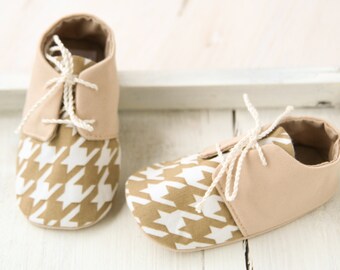 Baby Boy schoenen met slabbetje Schoenen Jongensschoenen Slofjes & Wiegschoentjes Afrika handgemaakte perfect voor cadeau idee 