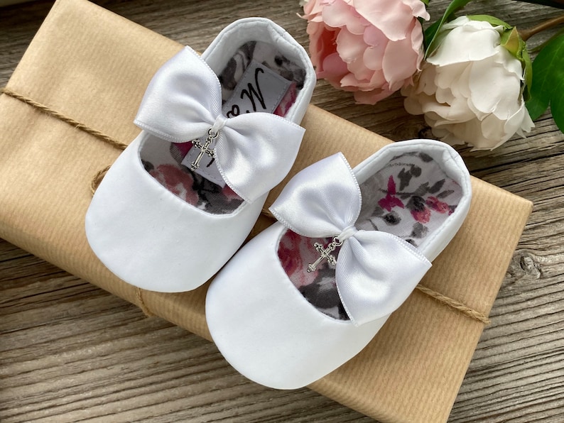 Ivory baptism shoes, cross shoes, white christening shoes, white baby shoes, blessing outfit, girl slippers, infant bow shoes, taufschuhe image 6