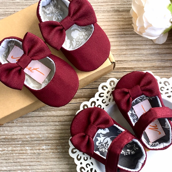 Burgundy baby shoes, Christmas Wine red baby girl shoes, Flower girl shoes, Baby dress shoes, photo prop, mary jane, baby shower gift
