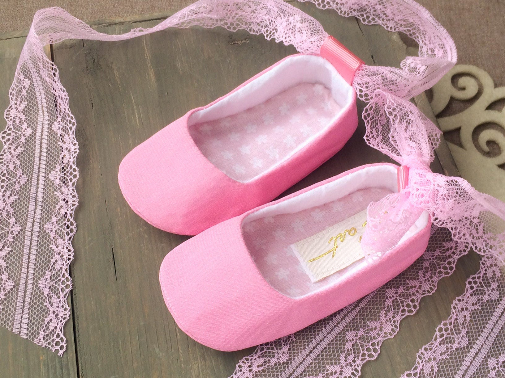 WITTE veterbind ballerina schoenen witte doop slippers doopschoenen roze ballerina flats Schoenen Meisjesschoenen Mary Janes pasgeboren foto prop bloem meisje schoen 