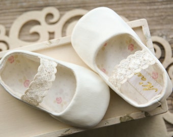 Ivory flower girl shoes, baby ballerina shoes, baby ballet slippers, ivory baptism shoes, baby ballet flats, toddler girl shoes, baby gift
