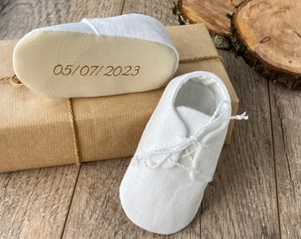 Personalisierte LINEN Baby-Taufschuhe, weiße Schuhe für Jungen, Leinensegenschuhe, Säuglingsschuhe, Monogrammschuhe