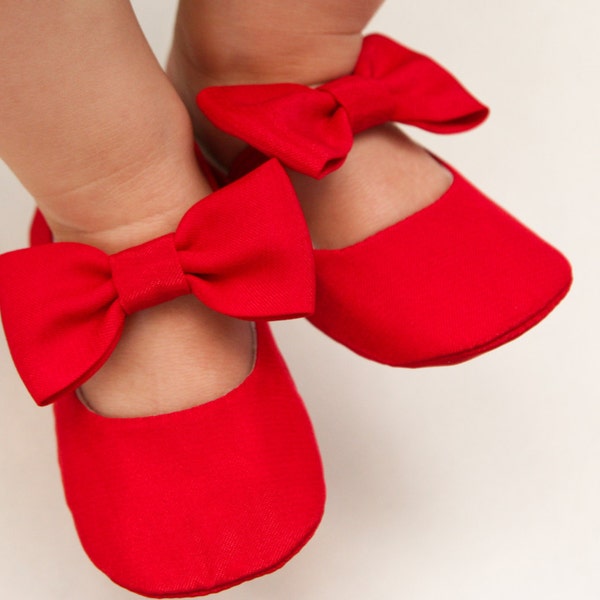 Red baby girl shoes, Red bow shoes, Snow White outfit, Red baby slippers, ballerina Dress shoes Costume Red Christmas shoes, Princess Belle