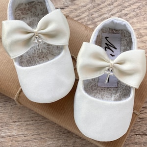 Ivory baptism shoes, cross shoes, white christening shoes, white baby shoes, blessing outfit, girl slippers, infant bow shoes, taufschuhe image 9