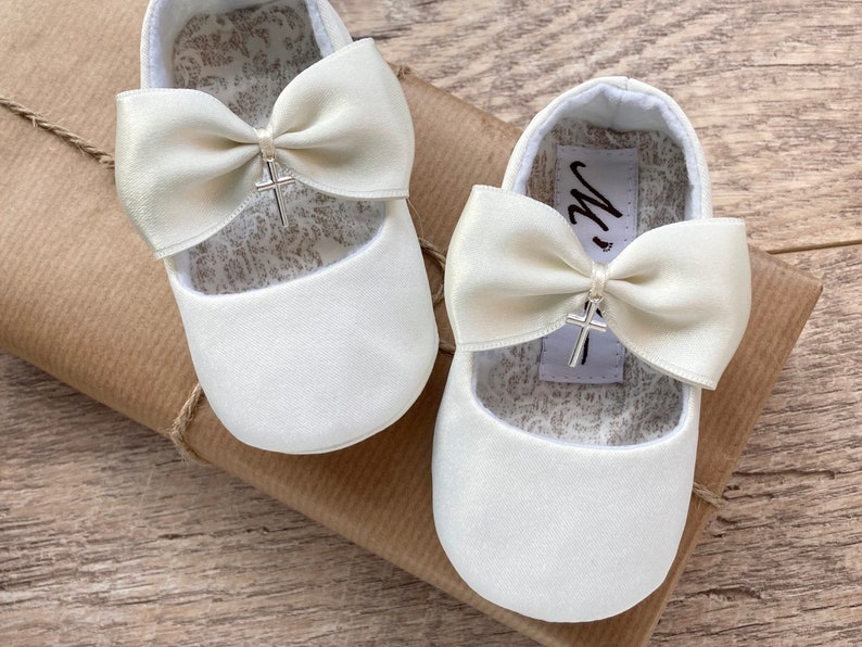 Ivory baptism shoes, cross shoes, white christening shoes, white baby shoes, blessing outfit, girl slippers, infant bow shoes, taufschuhe image 9
