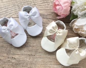 IVORY bow shoes, baby baptism shoes, WHITE baby christening shoes, baby ballet slippers, baby girl shoes, wedding shoes infant blessing shoe