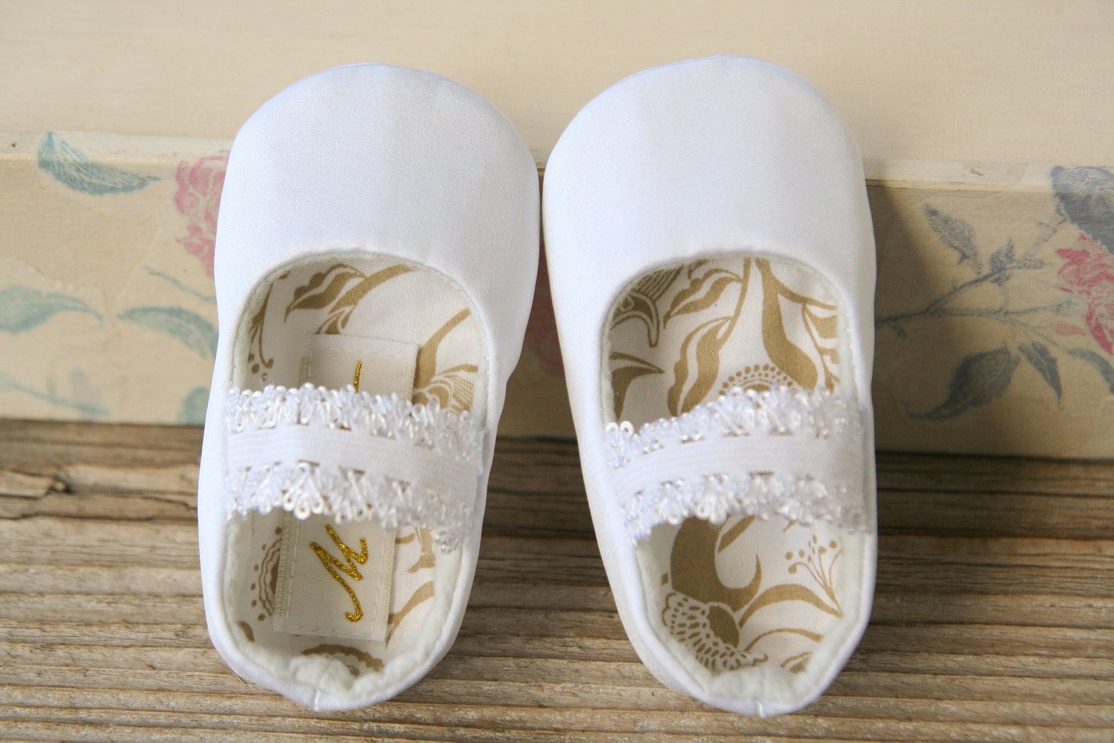 red baby girl christmas shoes, red baby slippers, ballerina shoes, white baby ballet flats, elastic strap shoes, christening sho
