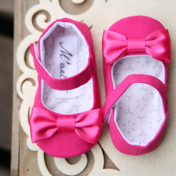 hot pink baby shoes