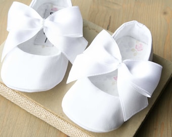 Christening shoes Baby girl shoes White baby shoes Ivory Flower girl shoes Infant shoes Toddler girl shoes fancy dress shoes wedding shoes