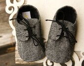 wool tweed shoes, Gray baby shoes, little man shoes, warm wool booties, crib shoes, toddler shoes, baby shower gift, cozy baby shoes