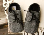 wool tweed shoes, Gray baby shoes, little man shoes, warm wool booties, crib shoes, toddler shoes, baby shower gift, cozy baby shoes