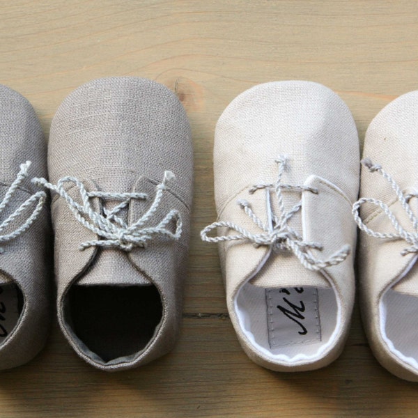 Chaussures de baptême lin garçon, chaussures bébé garçon lin gris blanc, chaussures de baptême, porteur d'alliances bébé garçon chaussons chaussons taufschuhe