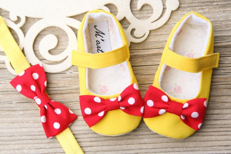 yellow minnie mouse shoes