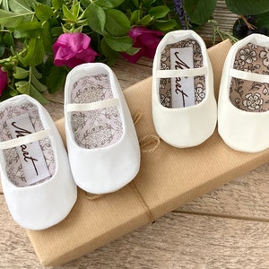 PERSONALISED baptism shoes, plain baby shoes, white christening shoes, blessing outfit, baby girl slippers, infant shoes, bow headband image 3