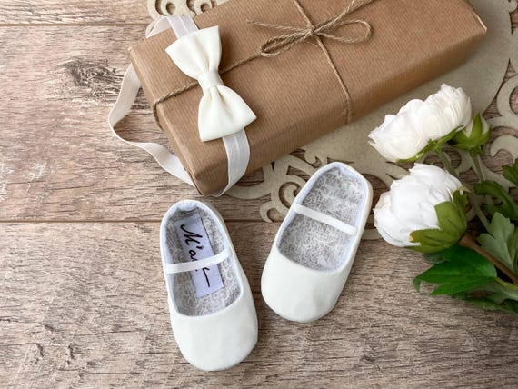 Simple WHITE baby christening shoes and bow headband, IVORY blessing shoes, Baptism shoes, Wedding flower girl shoes, infant dress shoes
