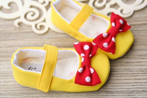 Minnie Maus Babyschuhe, Minnie Maus Baby Stirnband, gelb rot Babyschuhe, Baby Dusche Geschenk, Kleinkind Mädchen Schuhe, 1. Geburtstag Outfit Minnie Maus Babyschuhe, Minnie Maus Baby Stirnband, gelb rot Babyschuhe, Baby Dusche Geschenk, Kleinkind Mädchen Schuhe, 1. Geburtstag Outfit