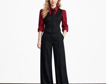 Ensemble tailleur androgyne inspiré des années 1920, composé d'un gilet et d'un pantalon à jambes larges, pour femme.