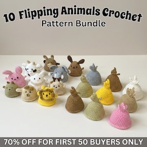 Puede incluir: Un conjunto de patrones de animales de ganchillo. La imagen muestra una variedad de pequeños animales de ganchillo hechos a mano en varios colores, incluyendo rosa, amarillo, marrón y gris. El texto en la parte superior dice "10 Flipping Animals Crochet Pattern Bundle."