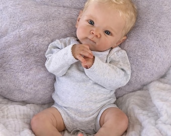 Reborn Baby Doll 18 Inch Lifelike Newborn | Soft Touch 3D Skin Handmade Doll with Rooted Hair | Realistic Cuddly Toy Gift.