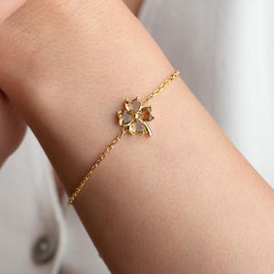 Natural Zultanite Clover Bracelet, 14K Gold Vermeil Zulatnite Bracelet, Four Leaf Clover Bracelet Color Changing Gemstone Lucky Gift for Her