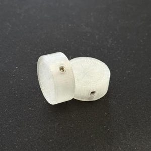 Effect pedal toppers with adjustable, no-damage clamping screw, fits any foot switch