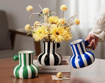 Ręcznie malowany ceramiczny wazon w paski – wystrój domu w stylu nordyckim i nowoczesnym
