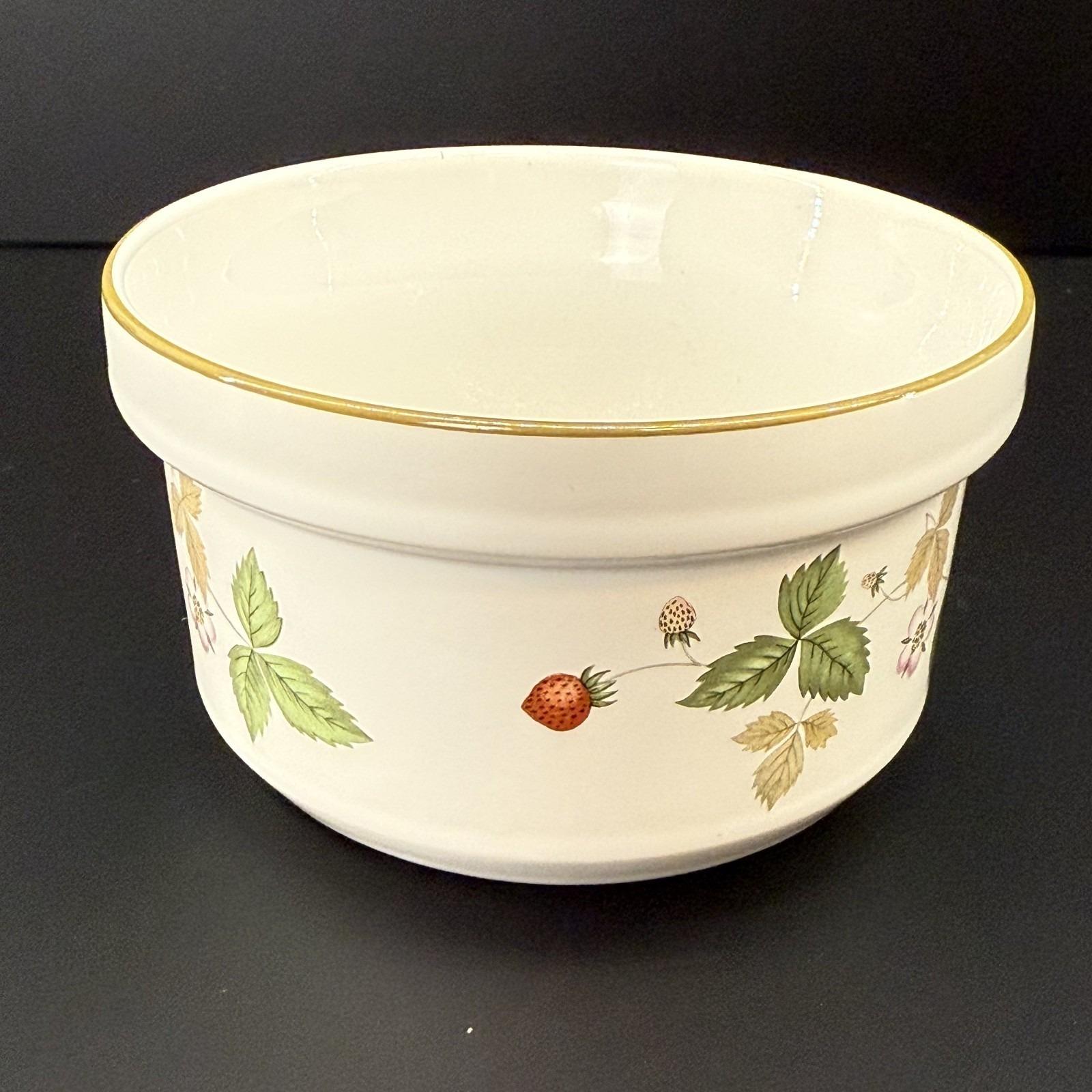 Ramequin fraise des bois Wedgwood Four à table en faïence 3,5 po.