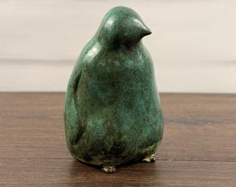 Bronzene Pinguinskulptur mit Grünspan-Patina, modernistische Vogelfigur