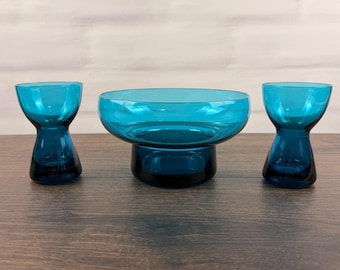 Morgantown Glasschale in Pfauenblau & Barton Kerzenhalter-Set