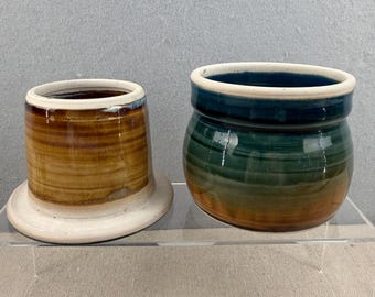 Mantequera francesa de cerámica North Bay Clayworks Studio Pottery, color azul verdoso.