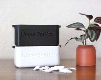 Lipper Spitter - The Urinal Nicotine Pouch Catcher