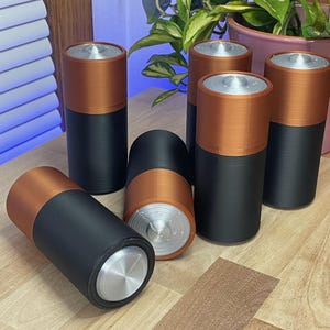 Minibins Jars™ Pila alcalina de gran capacidad (gigavatios) - Pequeño contenedor de almacenamiento, juguete, decoración, duradero, con cierre, organizador de escritorio para el hogar