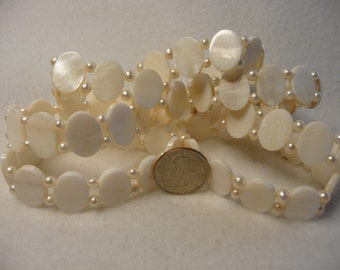 DESTASH Oval Shell and Fresh Water Pearl Stretchy Bracelets  7pc. Lot